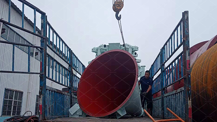 河南洛陽超細(xì)磨設(shè)備裝車發(fā)貨現(xiàn)場