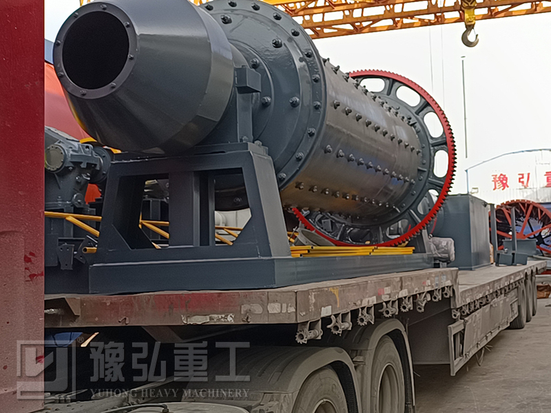 球磨機(jī)烘干機(jī)設(shè)備裝車發(fā)貨現(xiàn)場(chǎng)