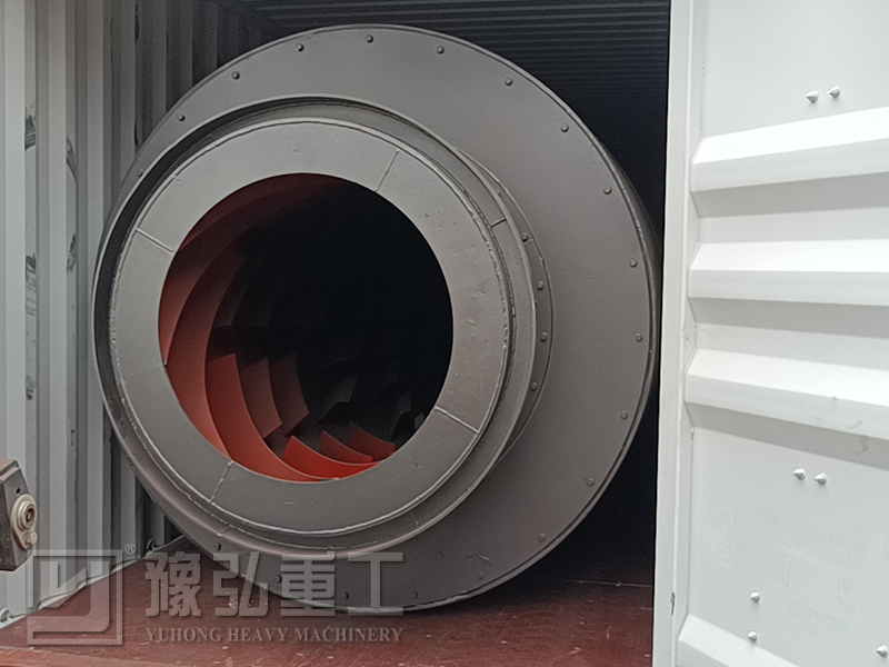 發(fā)往印尼三回程烘干機(jī)設(shè)備裝車現(xiàn)場(chǎng)